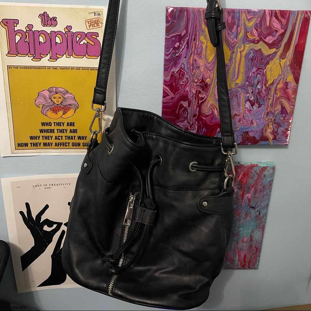 Forever 21 bucket bag